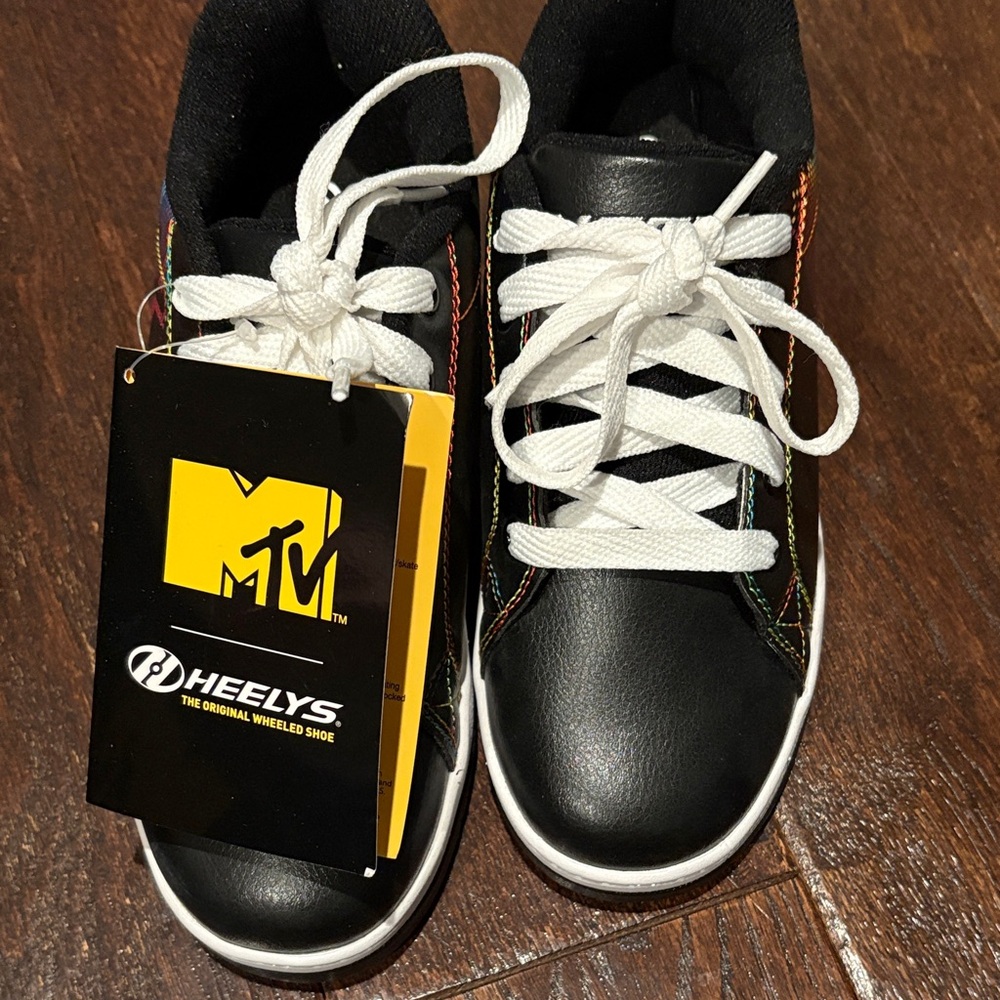 Heelys Kids Black Sneakers with White Laces